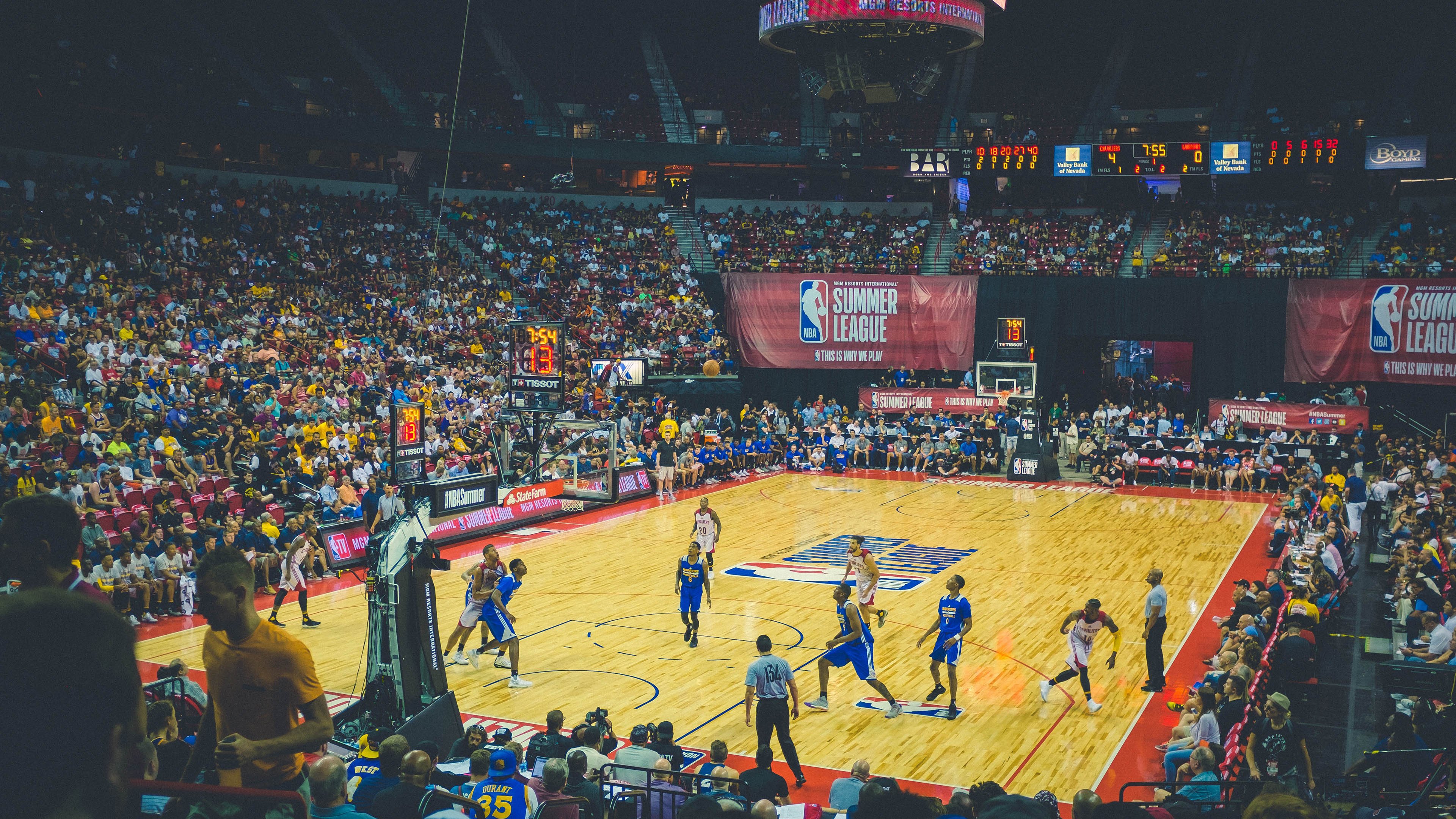 从小组赛到决赛：每一场都是经典，小组赛一共几轮